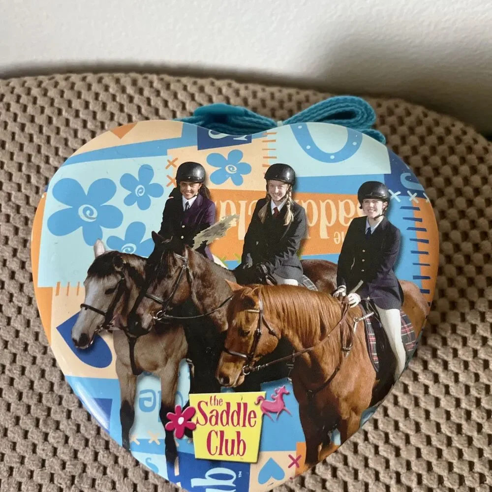 THE SADDLE CLUB Vintage 2003 Heart Shaped Rare Metal Shoulder Bag, 5”x6”x3”